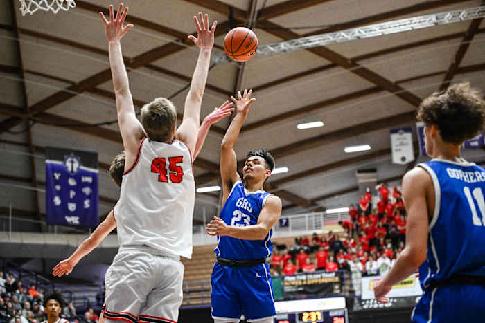Lincoln Gresham 6A Oregon boys basketball quarterfinal Naji Saker -83